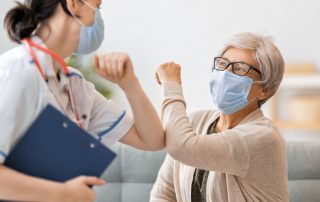 SWS TeldaSec: Notrufsysteme Seniorin